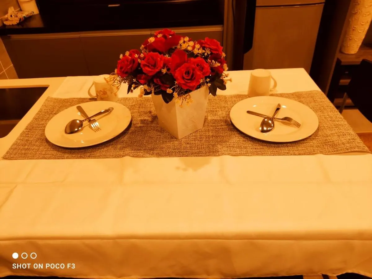 Cozy Unit- Bell Suites- Horizon Suites- Wifi- Netflix- Parking Swimming Pool- Klia Sepang