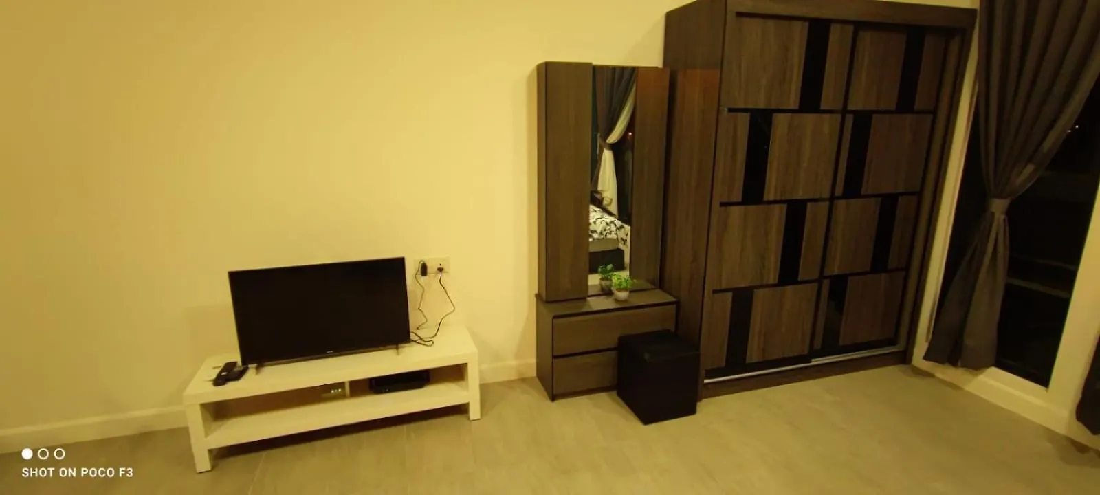 Cozy Unit- Bell Suites- Horizon Suites- Wifi- Netflix- Parking Swimming Pool- Klia Sepang Malaysia